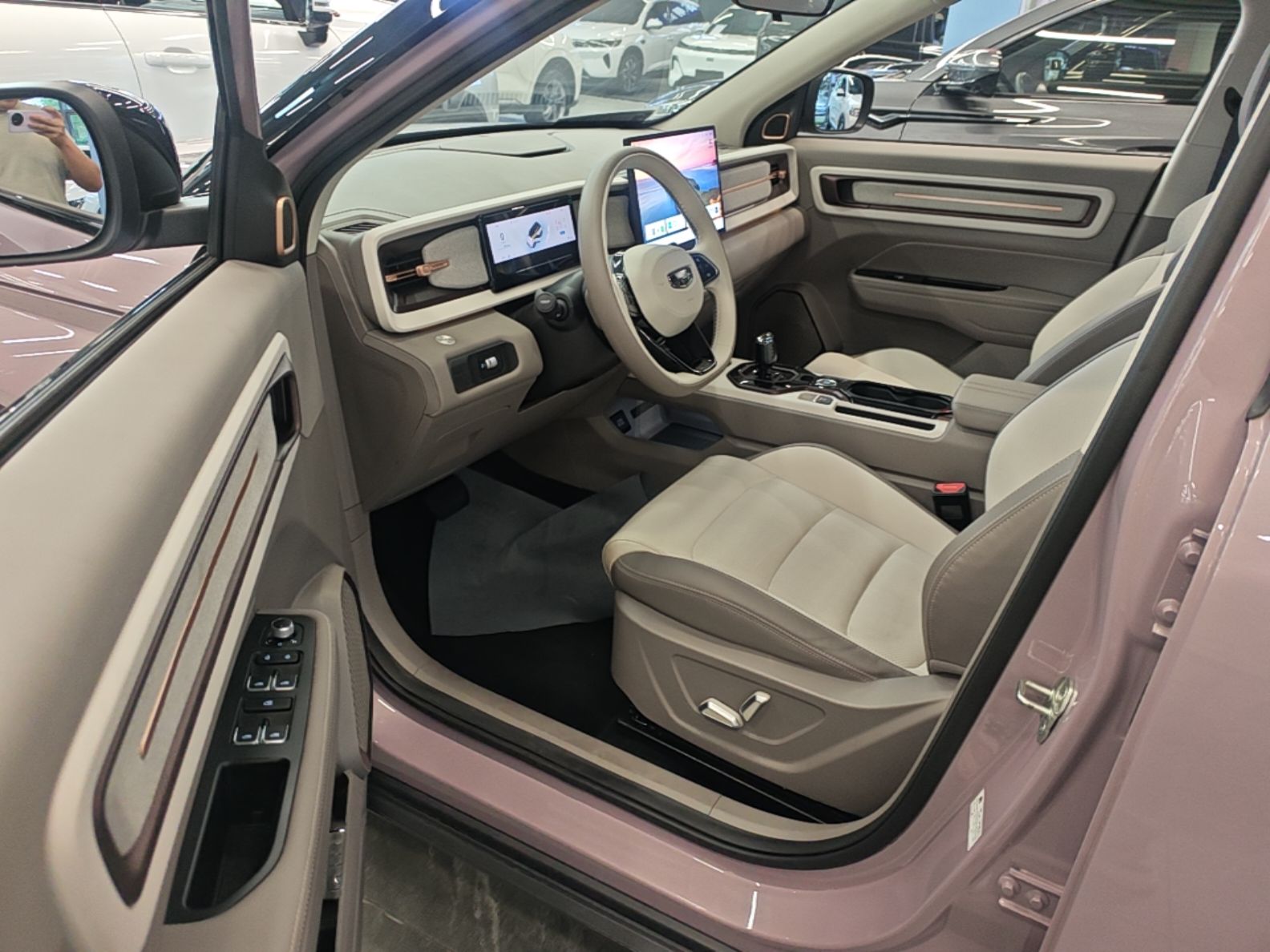 Geely Auto icon 2026 Model Chocolate 1.5TD Pure & Refined Edition — снимка 18