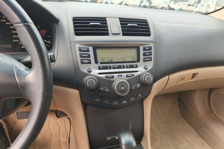 Used Honda Accord 2006 2.0L standard version
