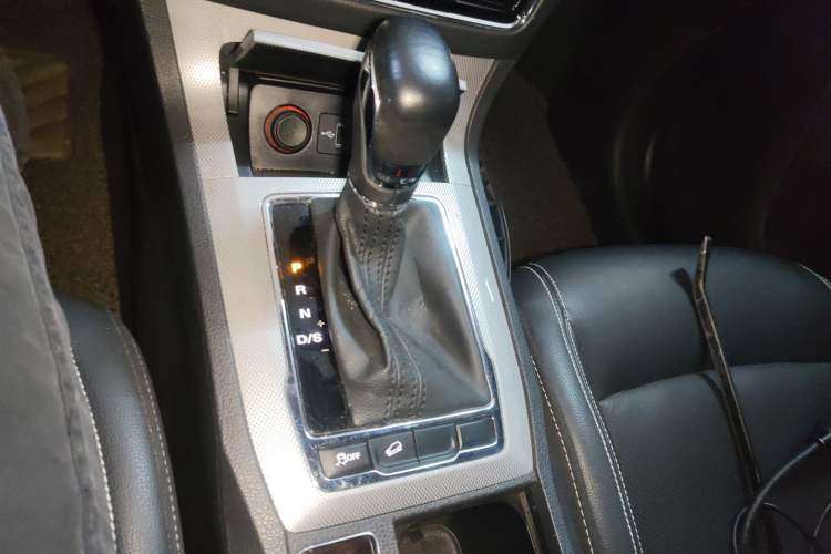 Used Roewe RX5 2016 20T Two-Wheel Drive Automatic Flagship Edition
