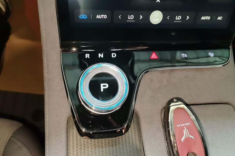 Used VOYAH PASSION 2024 PHEV Four-Wheel Drive Ultra-Long Range Flagship Model