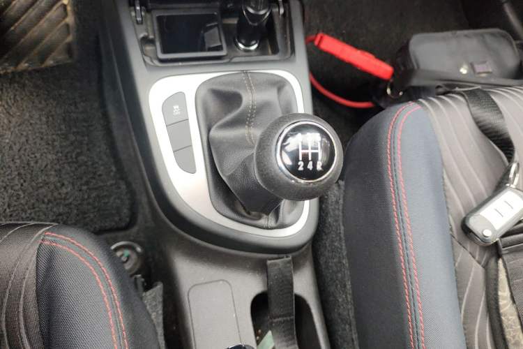 Used FAW Junpai D60 2017 1.5L Manual Entry-Level Model Gear Lever