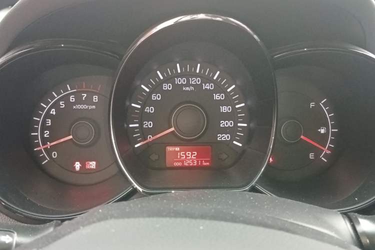 Used Kia K2 2012 Hatchback 1.4L MT Cool Edition Commemorative Model
