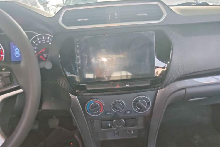 Used Great Wall Wingle 5 2021 1.5T Two-Wheel Drive "Dry Meal" Value Edition with an Extra-Long 1820mm Cargo Bed Equipped with GW4G15K Engine Audio And AC Panel