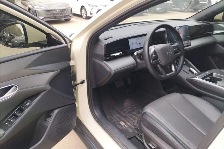 Used BYD Qin L 2025 EV 545KM Beyond Version
