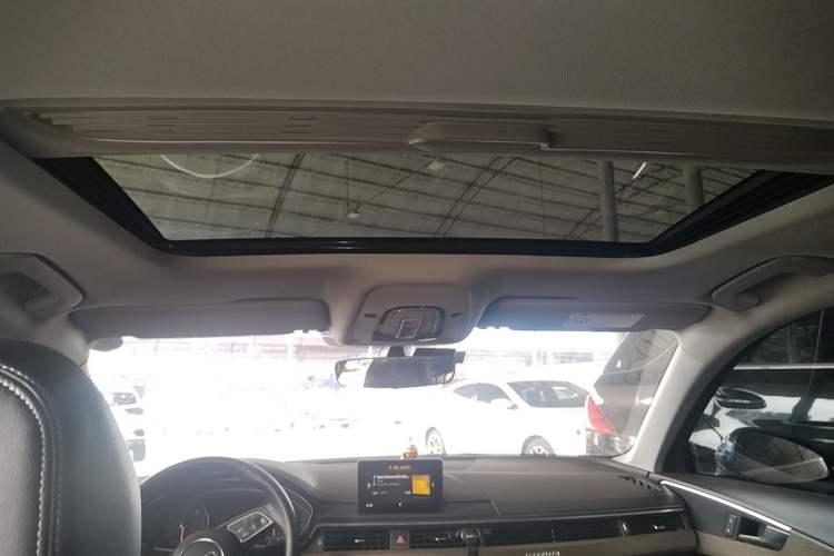 Used Audi A4L 2018 30th Anniversary Edition 40 TFSI Trendy Model Headliner