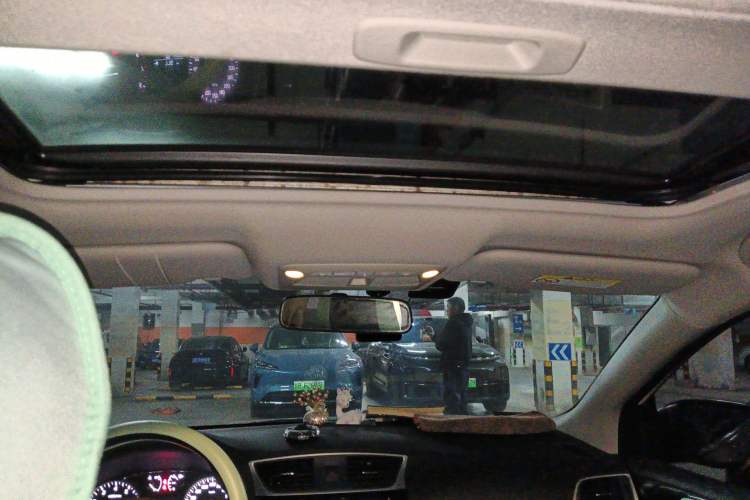 Used Nissan Sylphy 2016 1.6XV CVT Smart Enjoyment Version Headliner