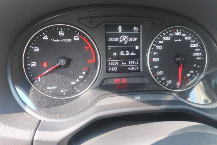 Used Audi Q2L 2023 35TFSI Fashion Dynamic Model Odometer Close Up