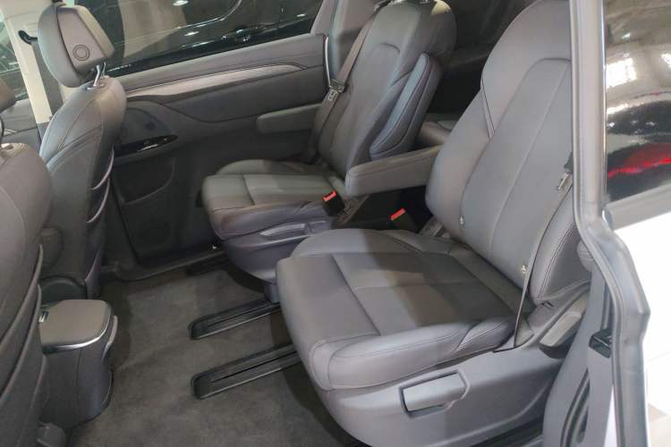 Used Buick GL8 New Energy 2025 Lu Shang Smart Enjoyment Edition 7-Seater
