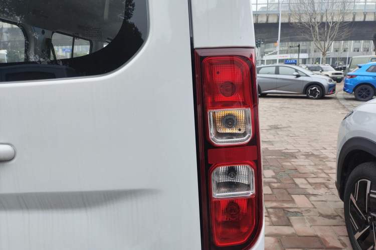 Used Wuling Yangguang 2025 Model 400km Bus Edition—Comfort Edition