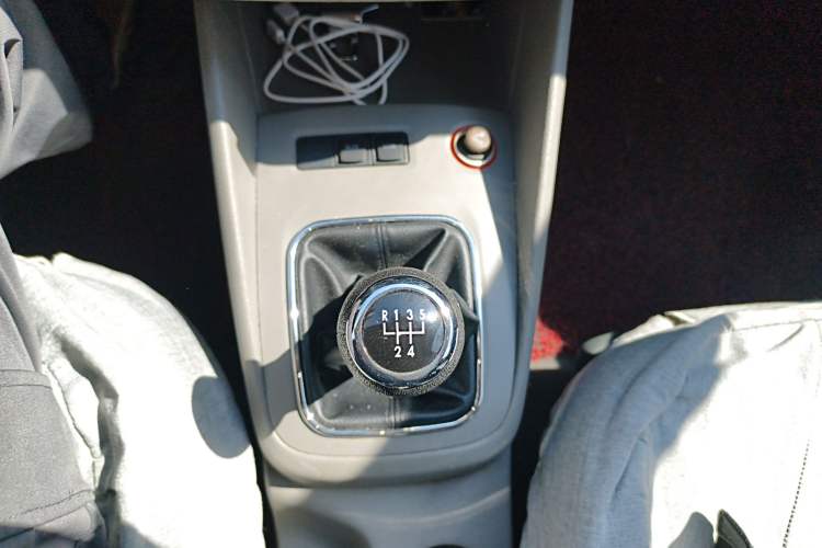 Used Volkswagen Bora 2011 1.6L Manual Fashion Edition
