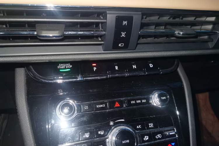 Used Lincoln Corsair 2021 2.0T Four-Wheel Drive Luxury Edition Gear Lever