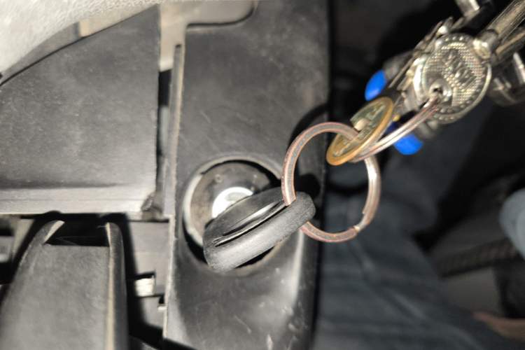 Used Ford Classic Transit 2016 2.8T Diesel Short-Wheelbase 6-Seater Mid-Roof Multifunction Vehicle JX493ZLQ4
