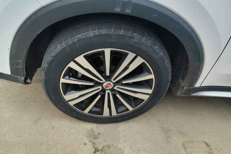 Used Roewe RX5 2020 20T Automatic 4G Connect Superior Flagship Edition Left Front Wheel Hub