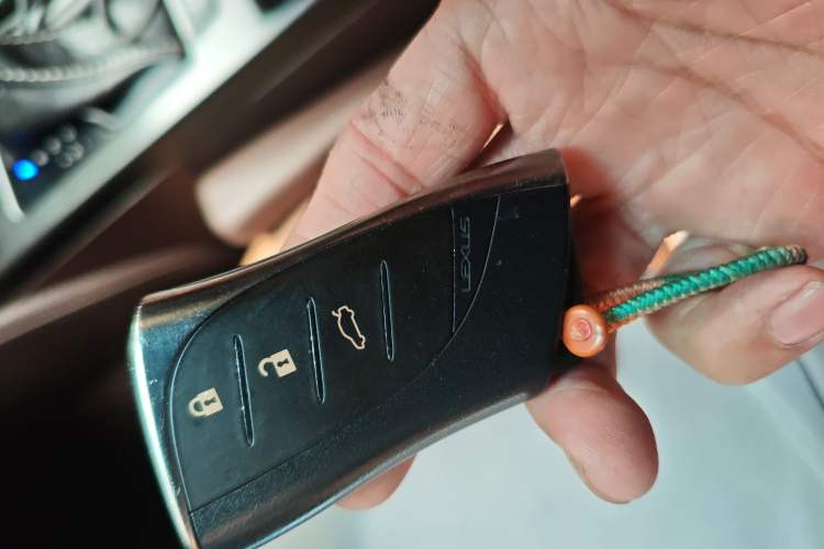 Used Lexus ES 2020 300h Premier Edition Vehicle Key