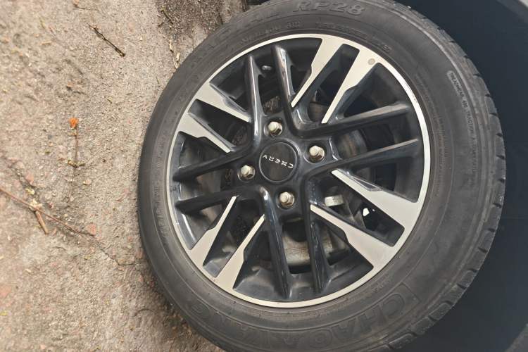 Used Chery QQ Little Ant 2022 Sweet Pink Edition Half-Sugar Version Lithium Iron Phosphate 29.2 kWh 30 kW 301 km Right Front Wheel Hub