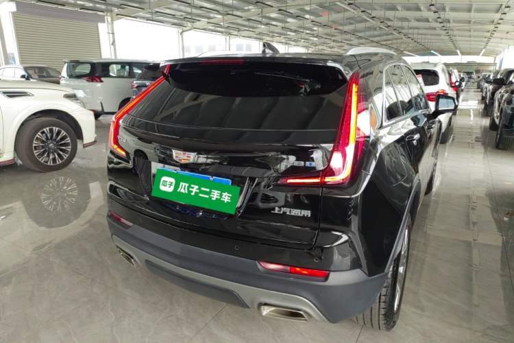 Used Cadillac XT4 2022 28T Two-Wheel-Drive Luxury Version Rear Right 45 Deg