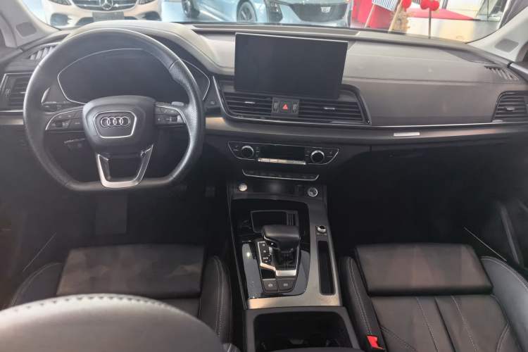 Used Audi Q5L 2022 Updated 45T Luxury Dynamic Version Center Console