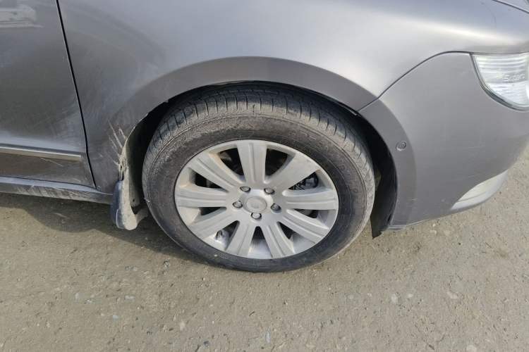 Used Skoda Superb 2012 1.8TSI Automatic Elegant Edition Right Front Wheel Hub