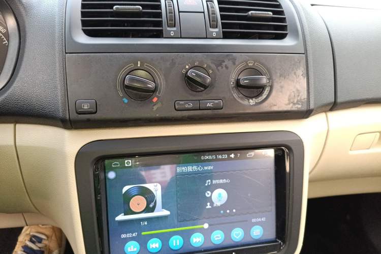 Used Skoda Fabia 2014 1.4L Automatic Crystal Edition
