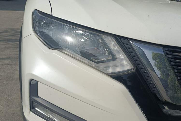 Used Nissan X-Trail 2017 2.0L CVT Comfort Edition 2WD Right Front Headlight