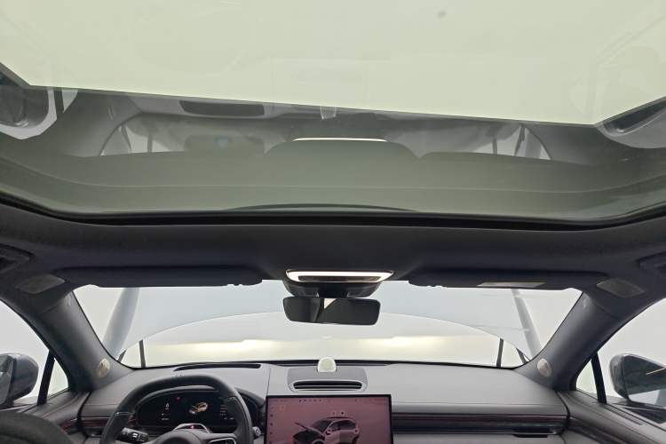 Used Zeekr 7X 2025 100 kWh Long-Range Rear-Wheel Drive with Intelligent Driving Features
