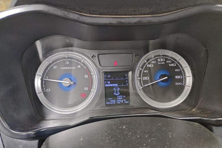 Used Isuzu JLM 