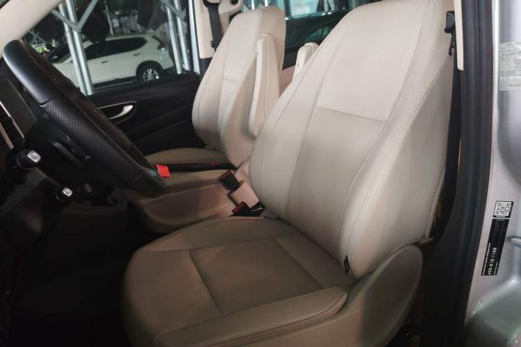 Used Mercedes-Benz Vito 2023 2.0T Business Version 7 Seats Left Front Seat