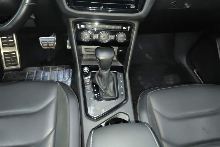 Used Volkswagen Tiguan L 2021 330TSI Automatic Two-Wheel Drive R-Line Enhanced Edition
