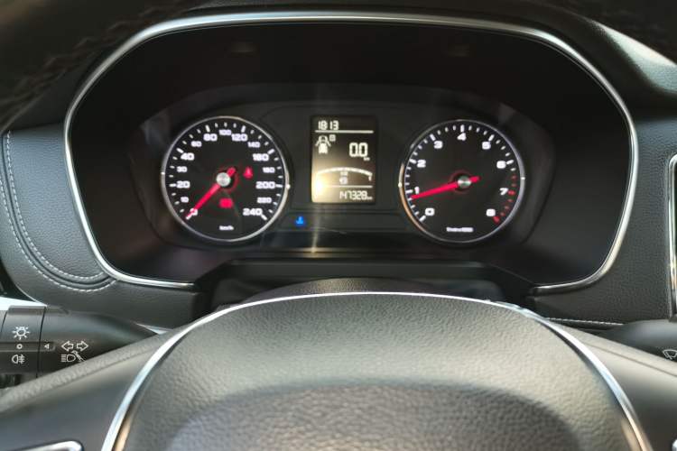 Used Roewe RX5 2017 20T Two-Wheel Drive Automatic Internet Elite Edition
