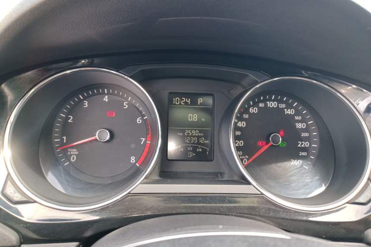 Used Volkswagen Sagitar 2017 1.6L Automatic Comfort Model Instrument Cluster