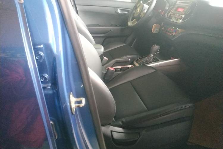 Used Kia KX3 2015 1.6L Automatic Two-Wheel Drive DLX Right Front Seat