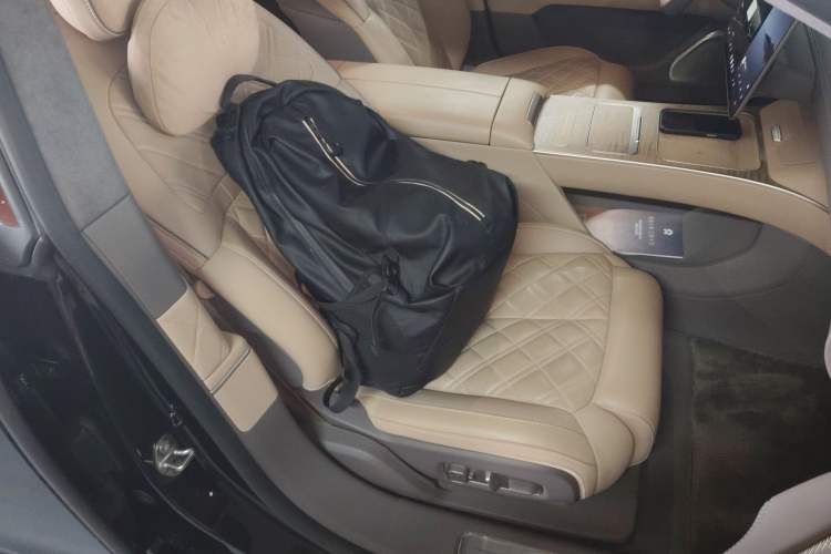 Used Nio ET9 2025 100kWh Signature Edition Right Front Seat