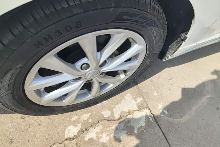 Used Roewe i5 2019 1.5L Automatic 4G Connected Langyue Edition