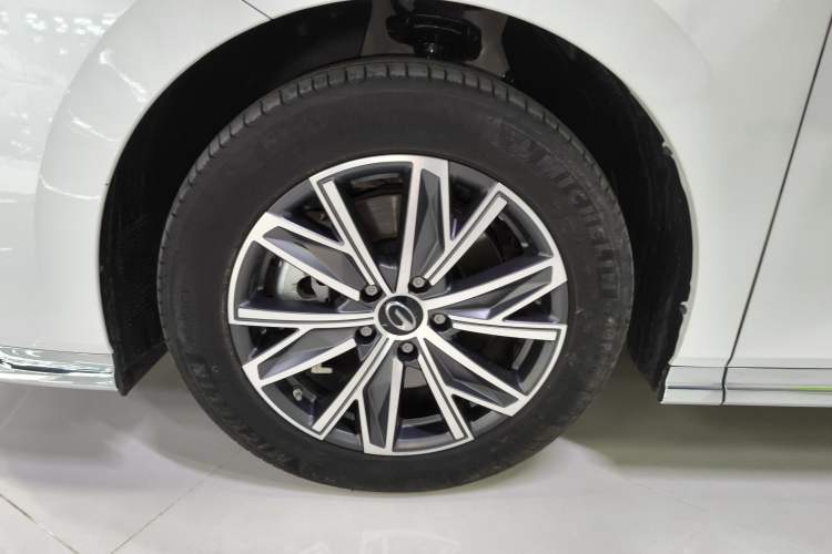 Used GAC Trumpchi M8 2024 Master Series Super Hybrid Edition Left Front Wheel Hub