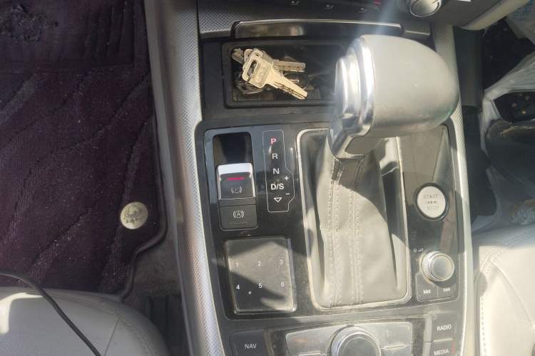 Used Audi A6L 2012 TFSI Standard Model Gear Lever