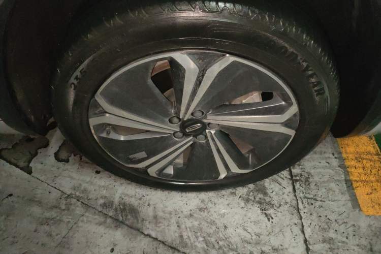 Used Geely Auto Monjaro L 2022 1.5T Leishen Hi·F Plug-in Hybrid Super Xun Right Front Wheel Hub