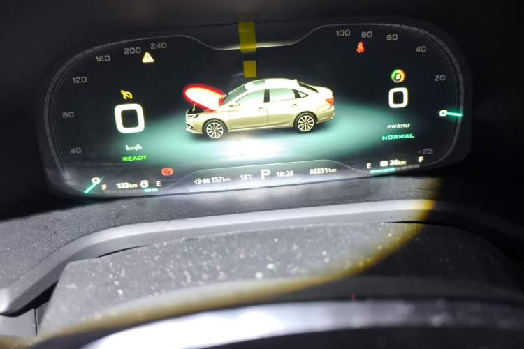 Used Roewe i6 New Energy 2017 45T Hybrid Connect & Smart Enjoyment Edition Odometer Close Up