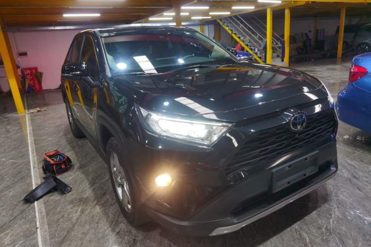 Used Toyota RAV4 2021 2.0L CVT Two-Wheel Drive Fashion PLUS Edition