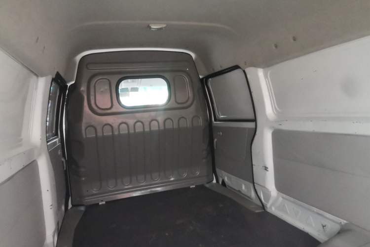 Used Jinbei New Hiace S 
