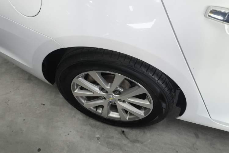 Used Chevrolet Malibu 2018 530T Automatic Luxury Edition Right Rear Wheel Hub