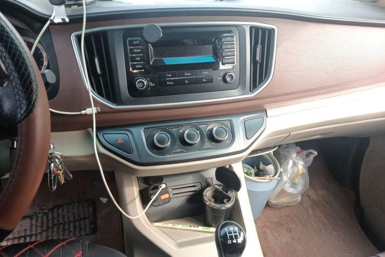 Used FORTHING Lingzhi 2019 M5L 1.6L 7-Seater Base Model China VI Standard