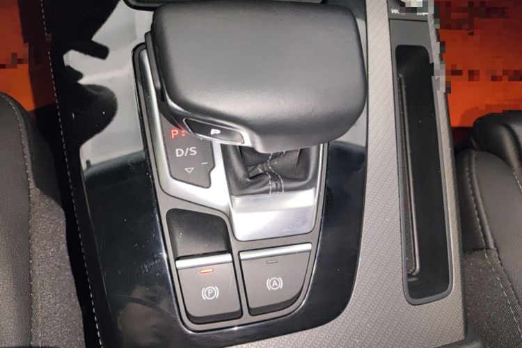 Used Audi Q5L 2022 Updated 40T Luxury Dynamic Edition Gear Lever