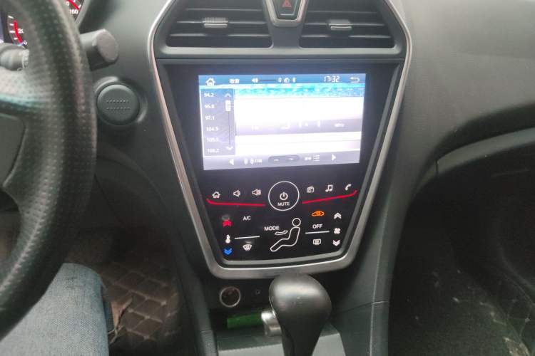 Used Haima Fumei 2017 1.6L Automatic Luxury Model Audio And AC Panel