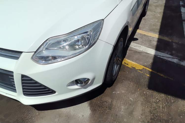 Used Ford Focus 2012 Sedan 1.6L Automatic Fashion Edition