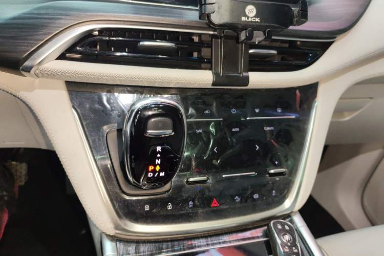 Used Buick GL8 2023 ES Lu Zun Deluxe and Yue Edition
