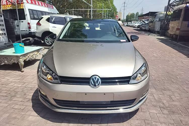 Used Volkswagen Golf 2017 1.6L Automatic Comfort Million-Vehicle Anniversary Edition
