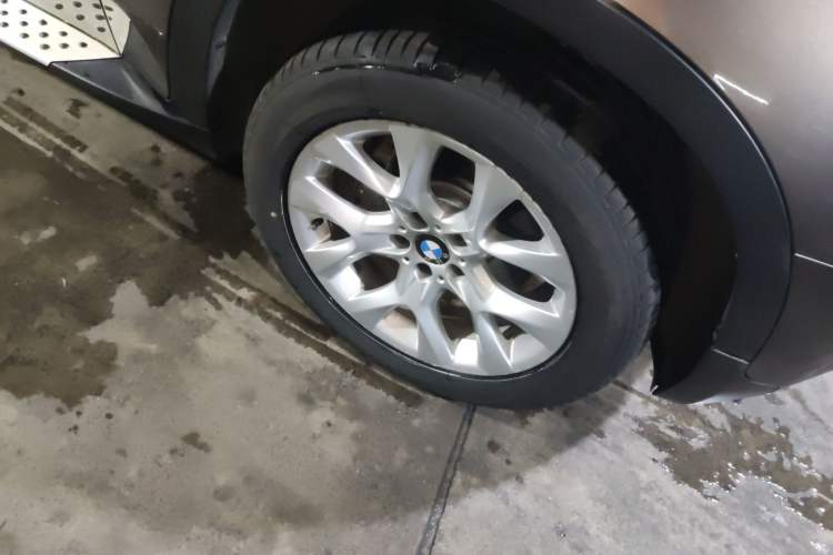 Used BMW X5 2011 xDrive35i Luxury Model
