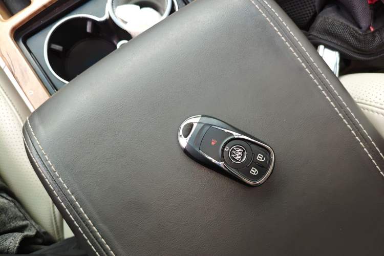 Used Buick GL8 2018 ES 28T Comfort Model China VI Standard Vehicle Key