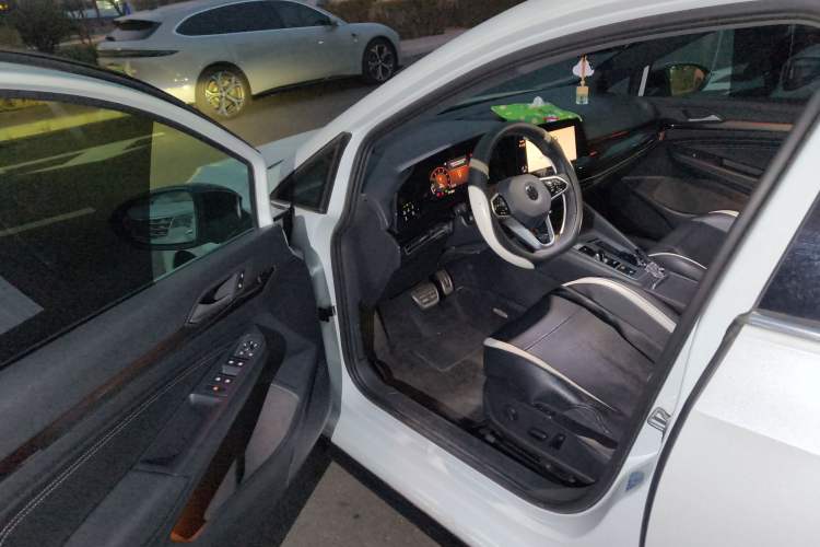 Used Volkswagen Golf 2021 280TSI DSG R-Line
