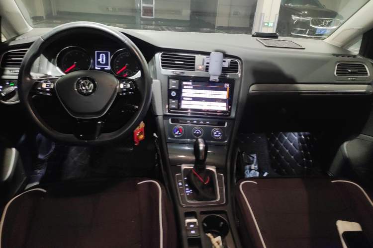 Used Volkswagen Golf 2019 200TSI DSG Comfort & Ambition Edition China VI Standard
